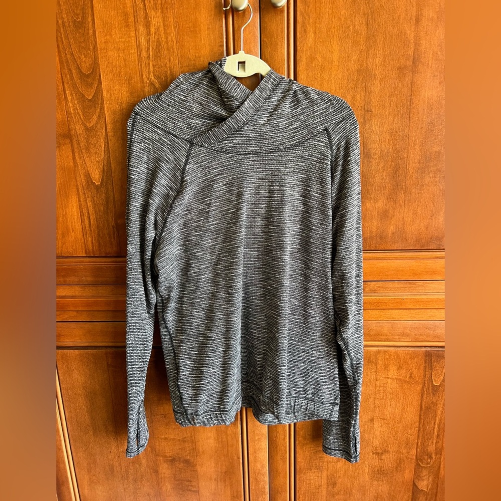 Lululemon healthy heart pullover